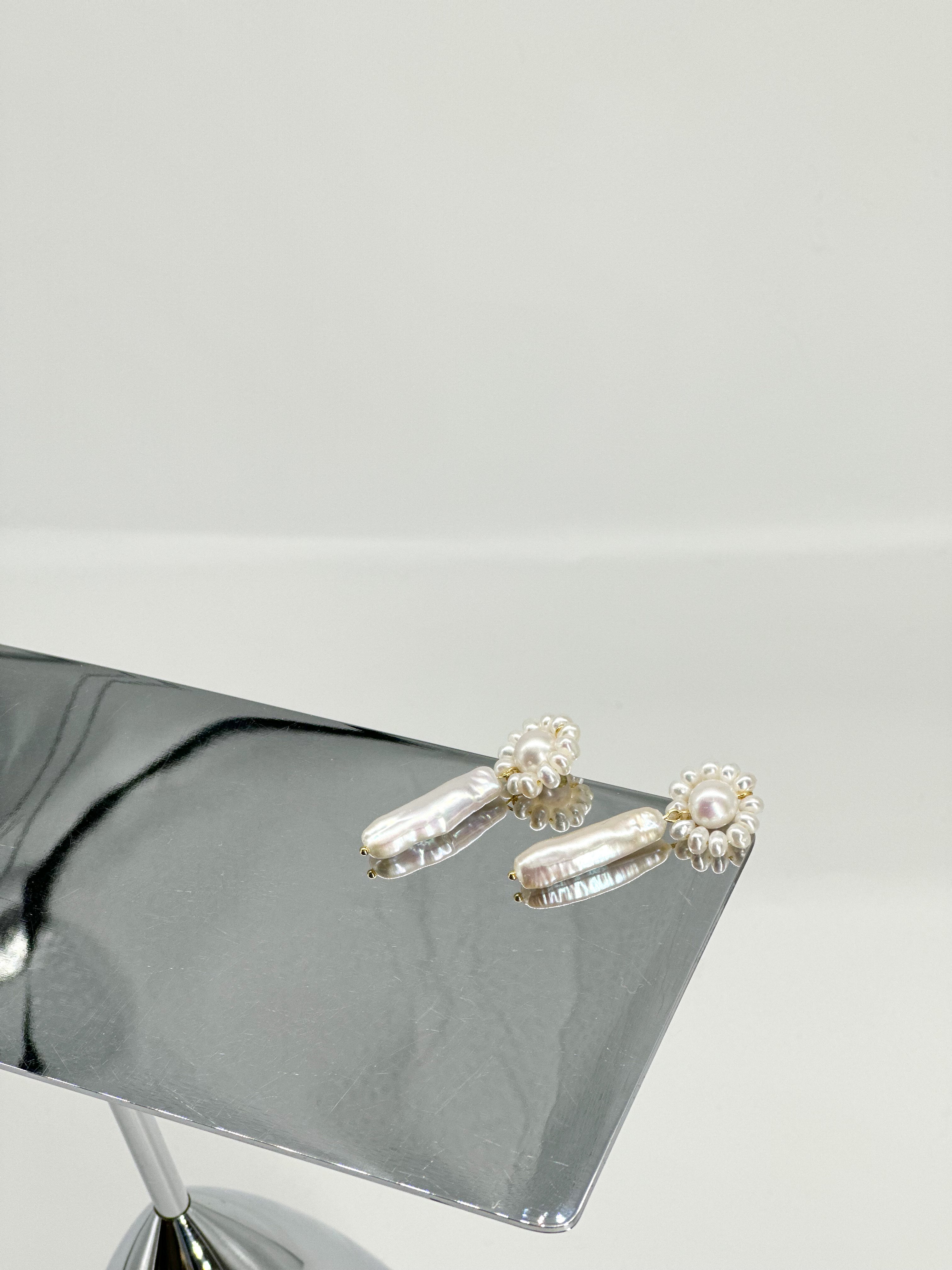 Biwa Rosey Pearl Earring