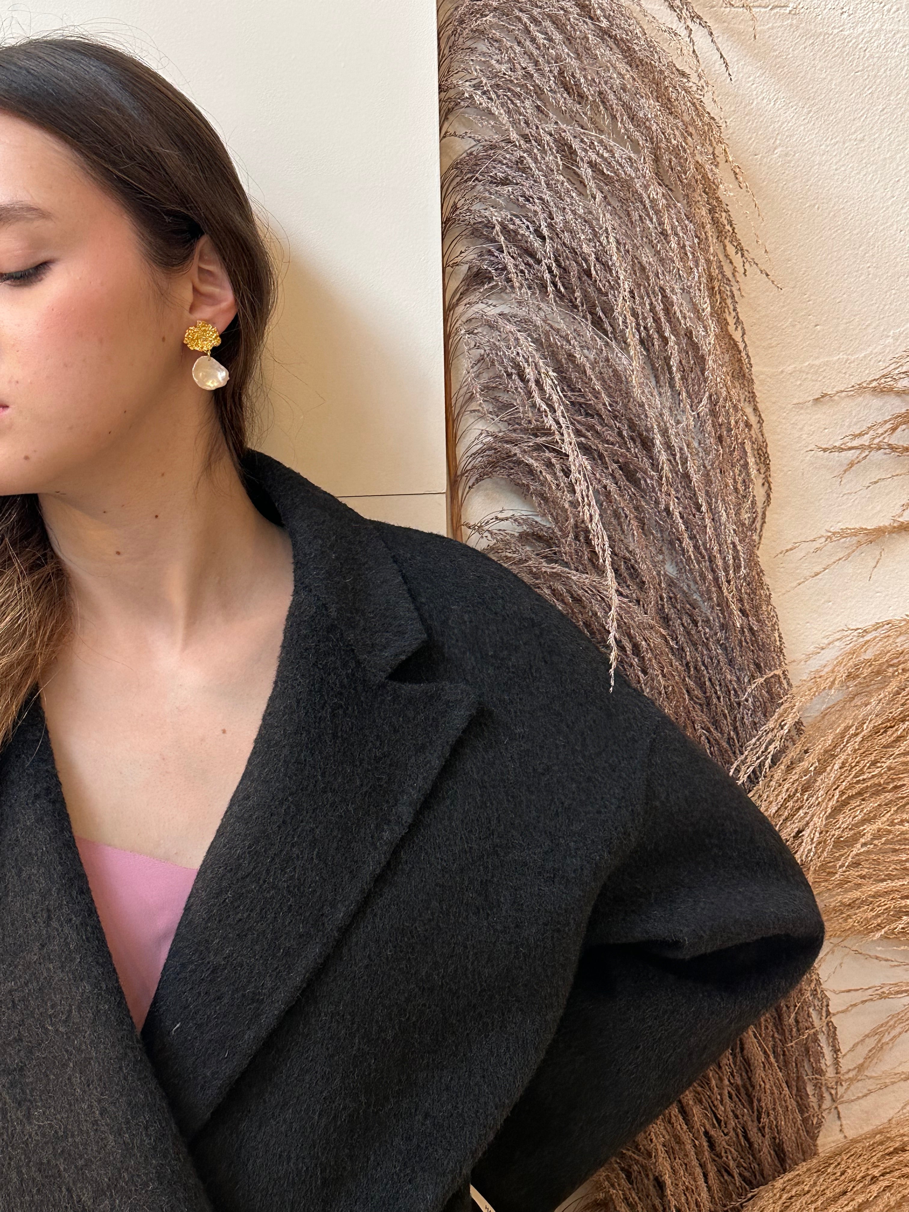 petal pearl gold foil Earrings