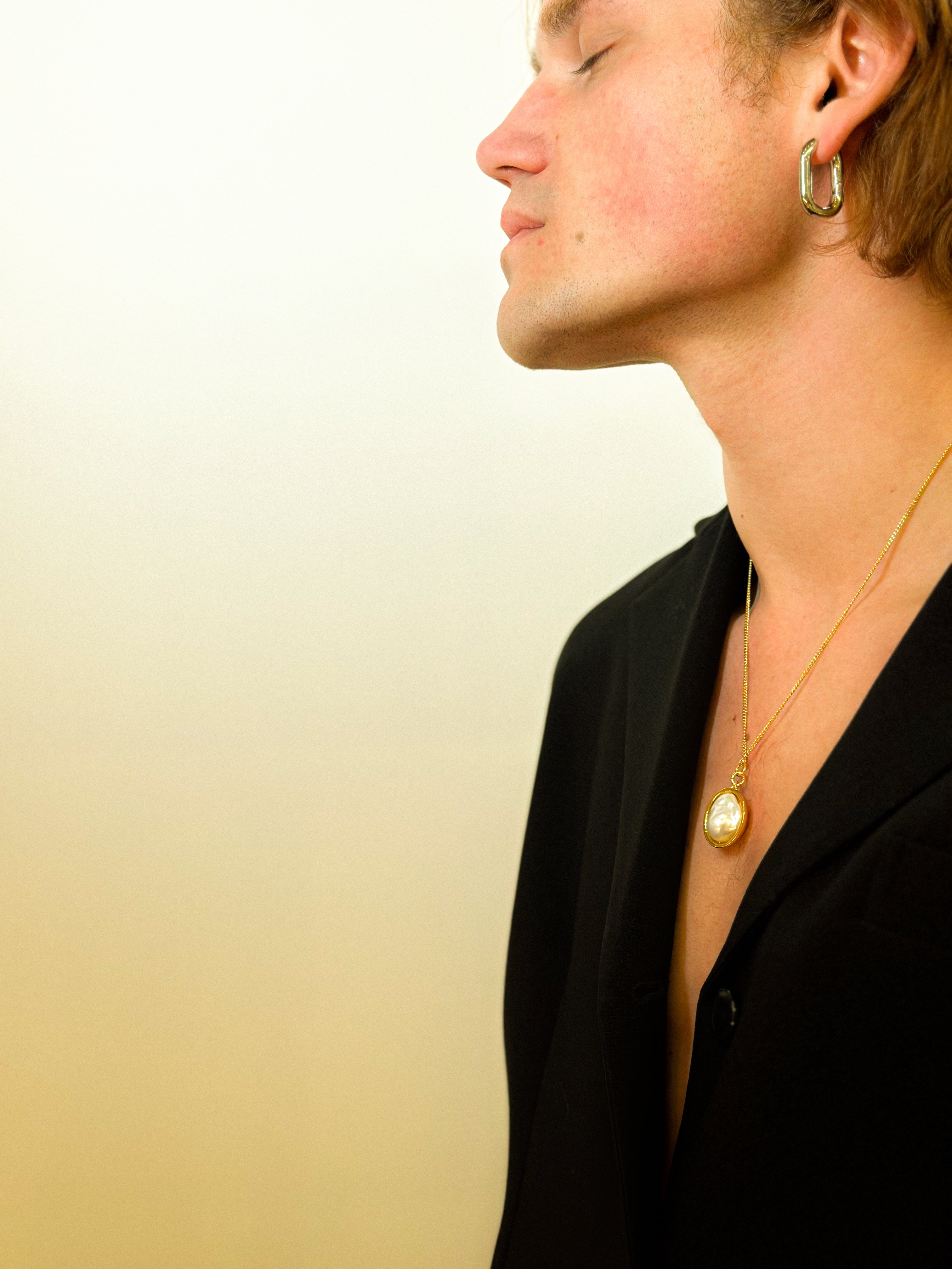 Baroque Pearl Huggie Necklace