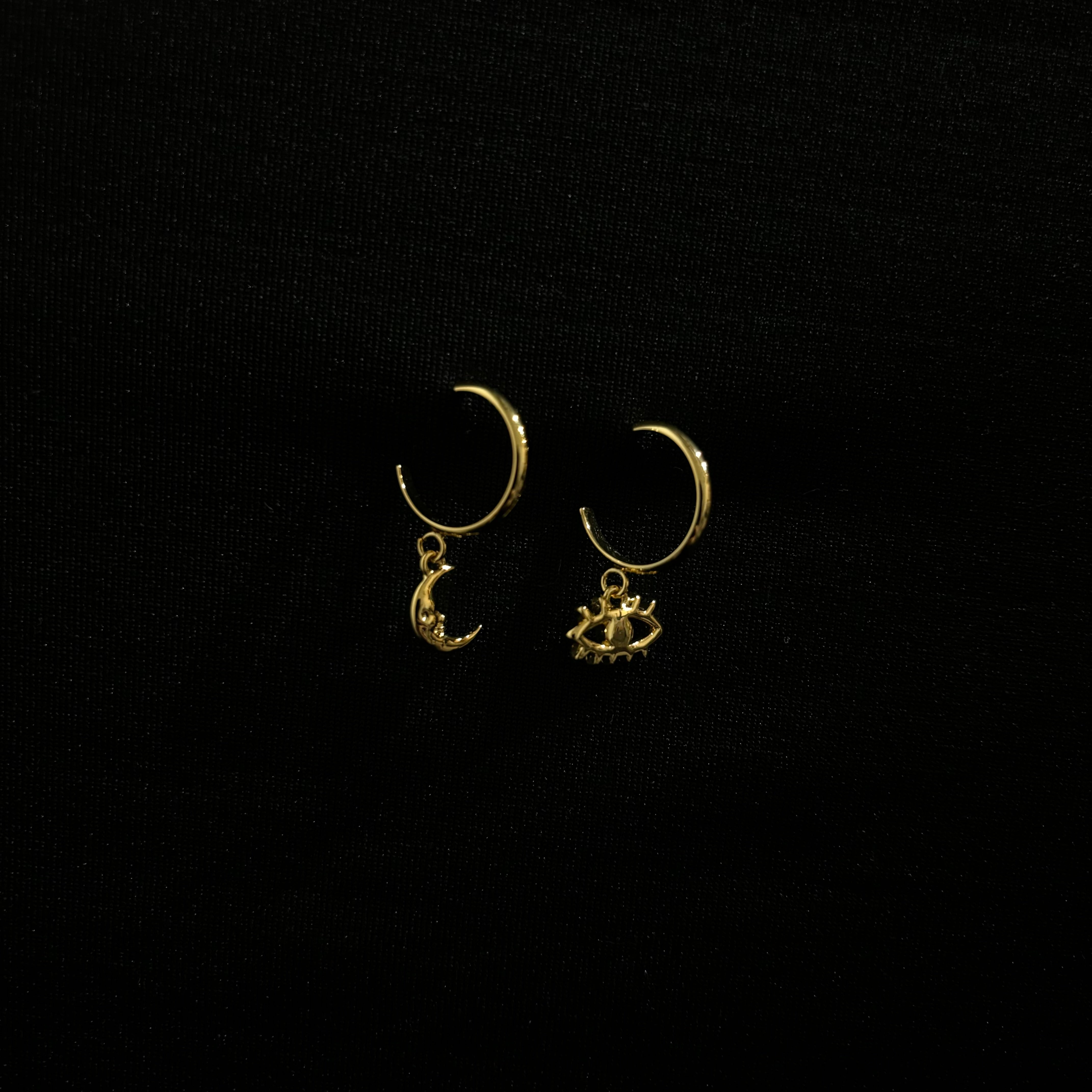 Asymmetrical Eye & Moon Hooks