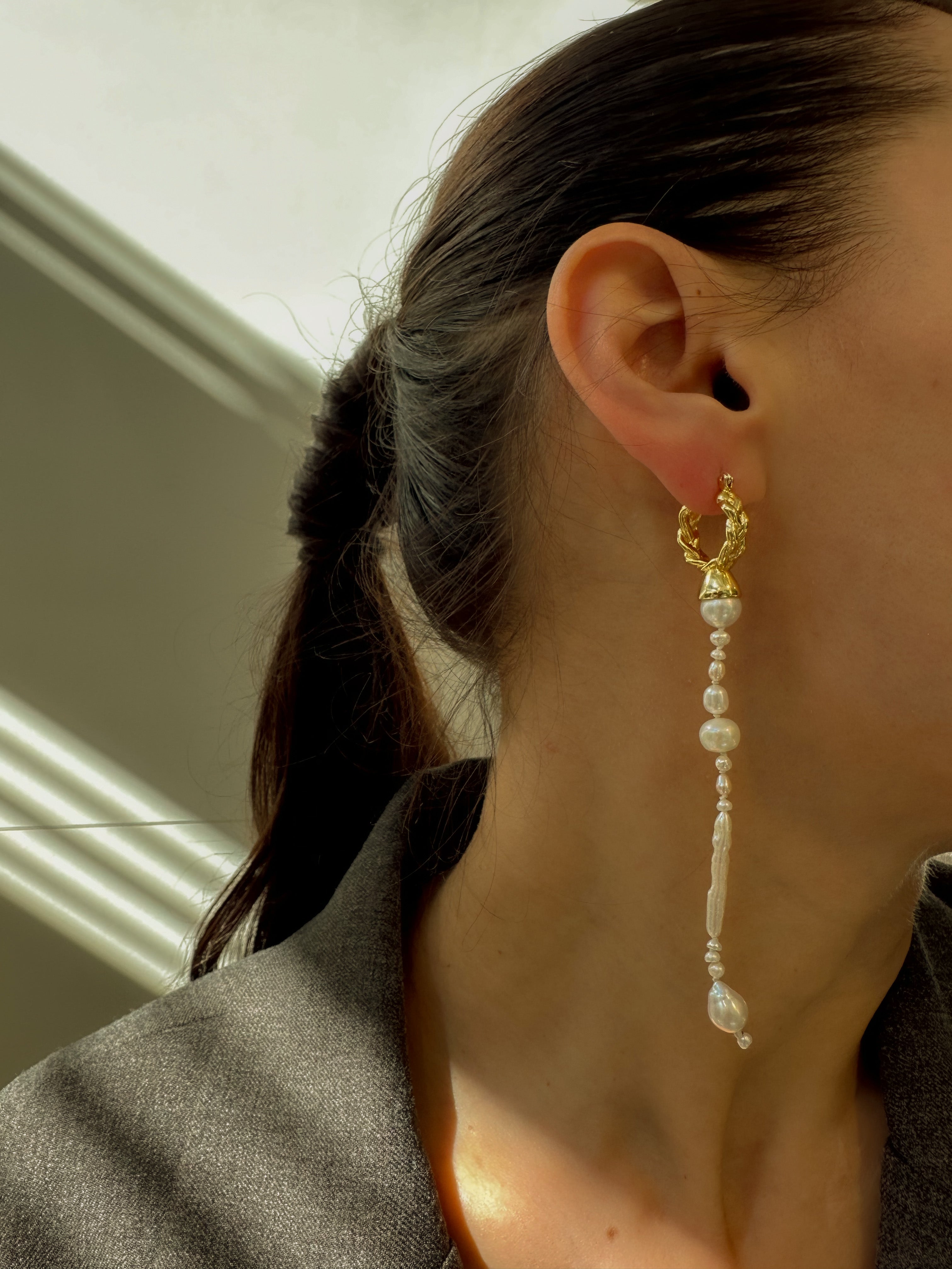 Mixed pearl long dangle earring