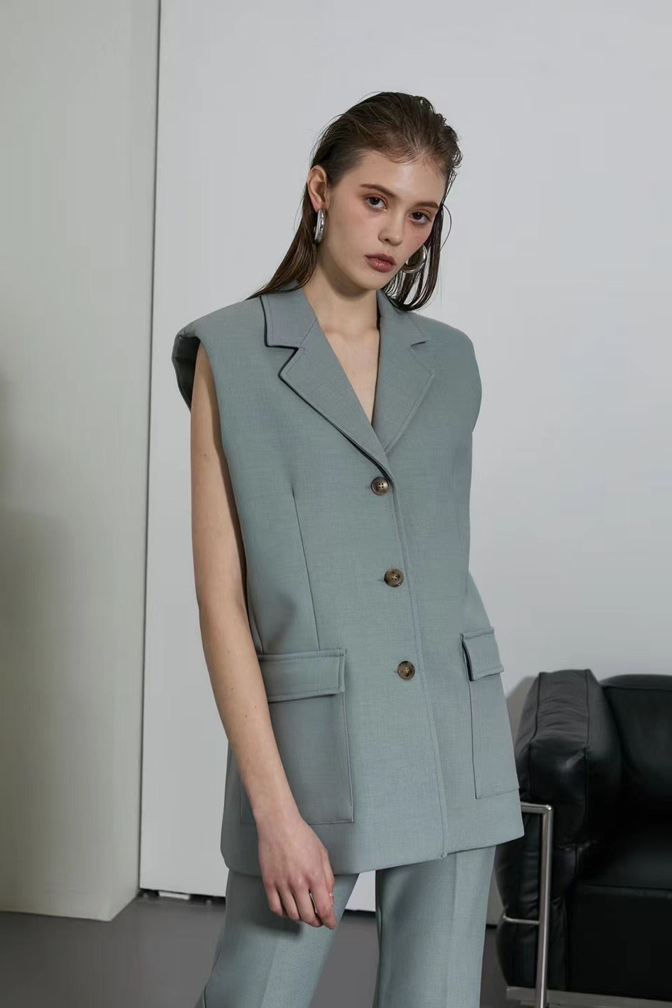 Muunk Azure Tailored Vest