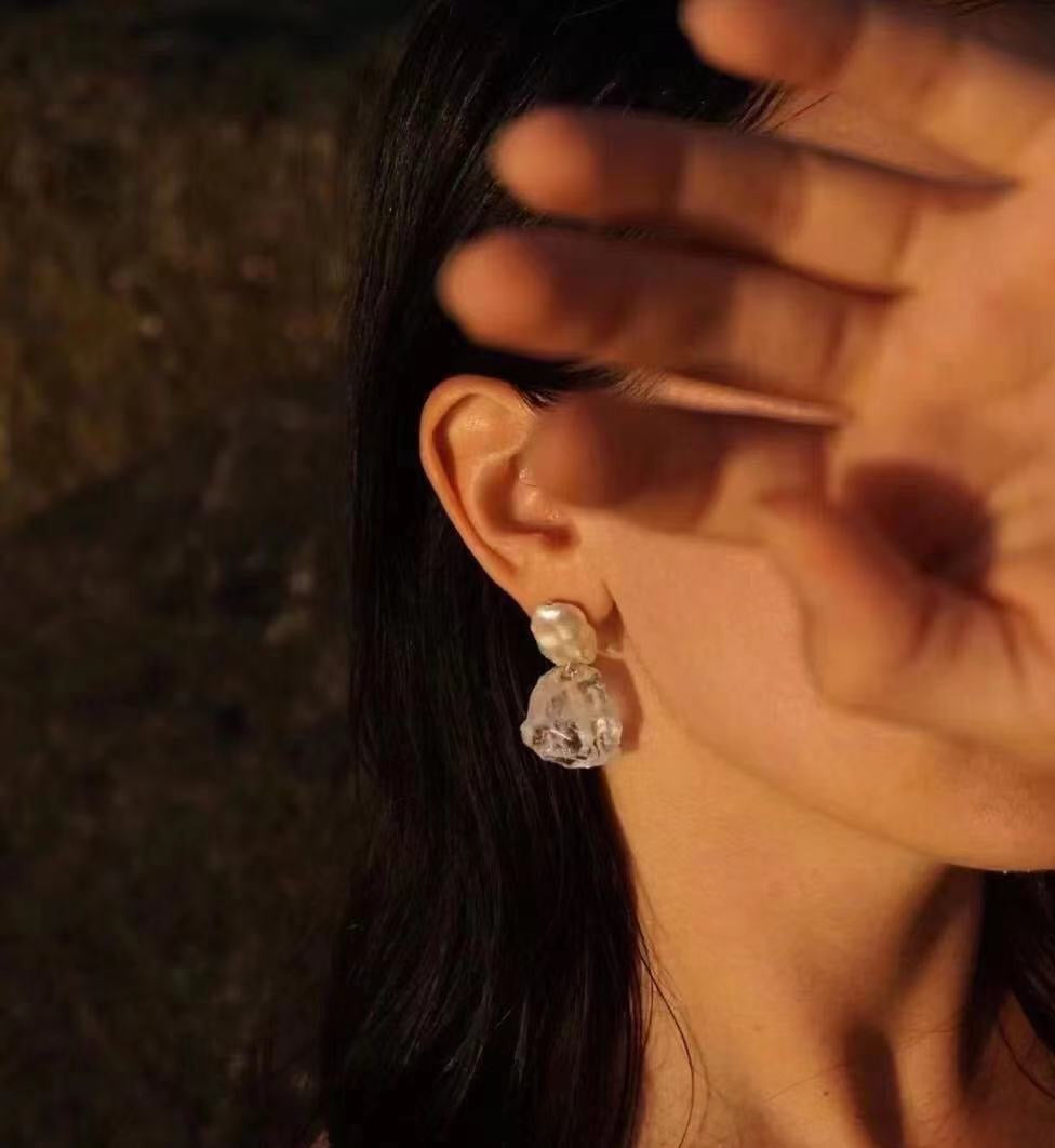 quartz stone pearl dangling earring