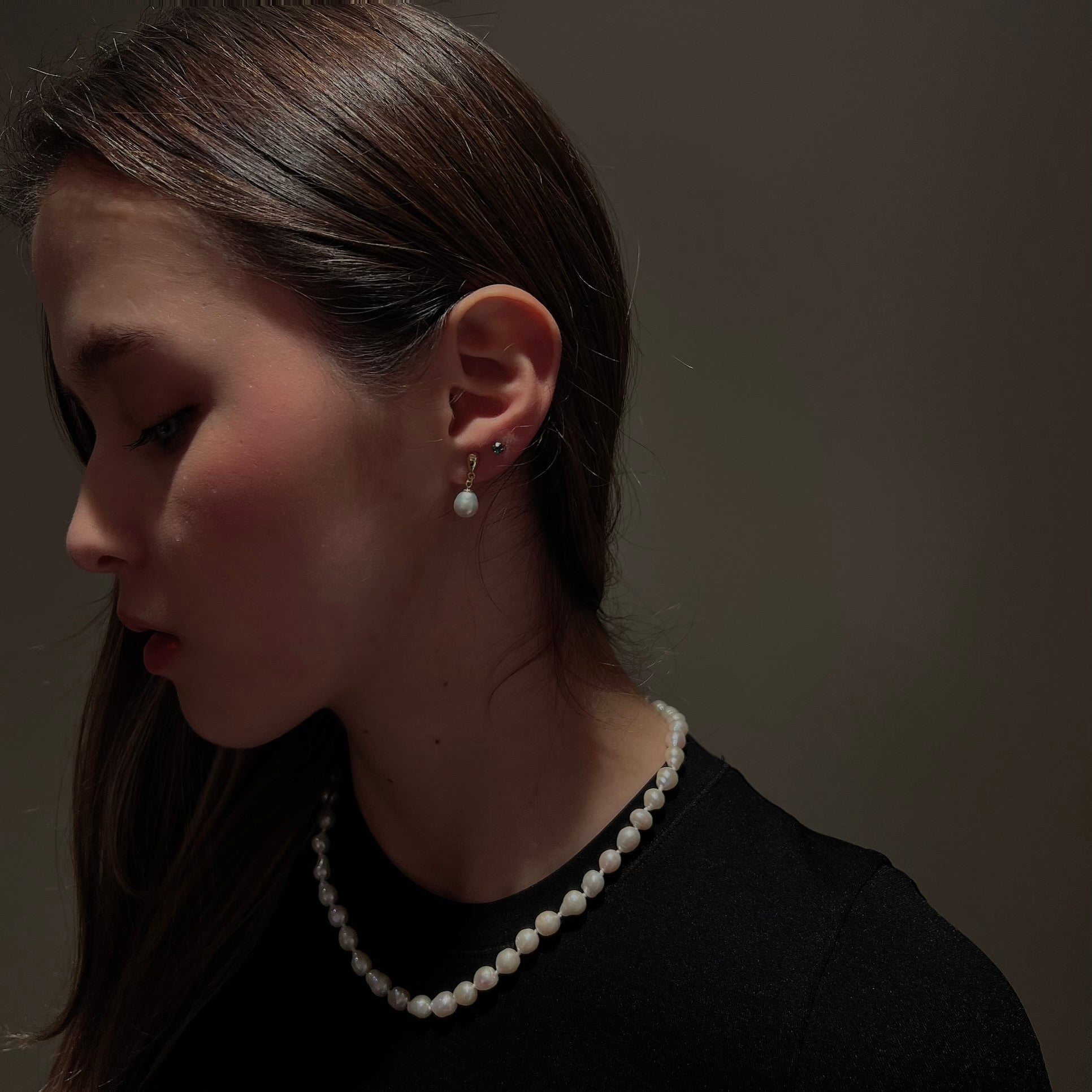 everyday pearl drop earrings