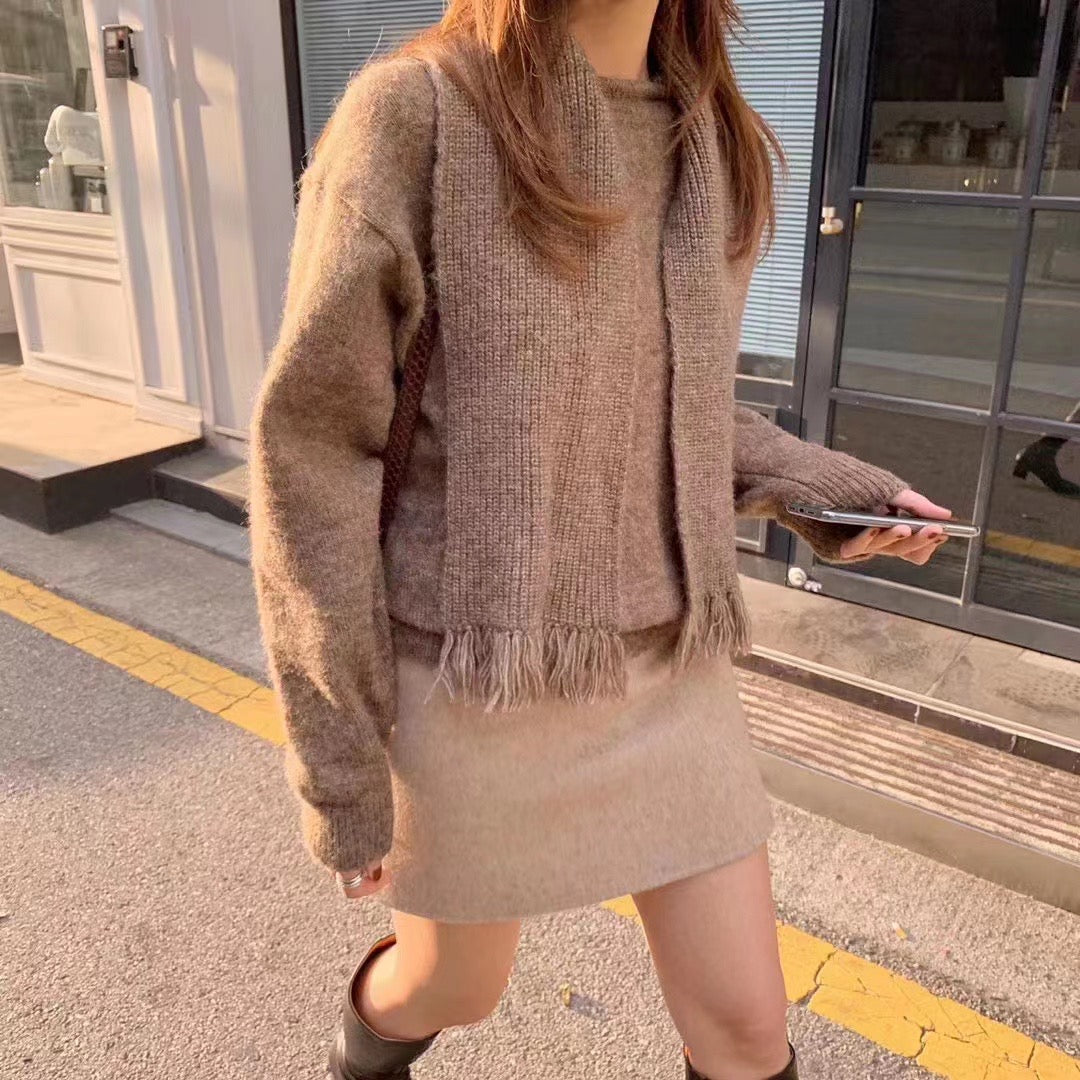The scarf wool sweater
