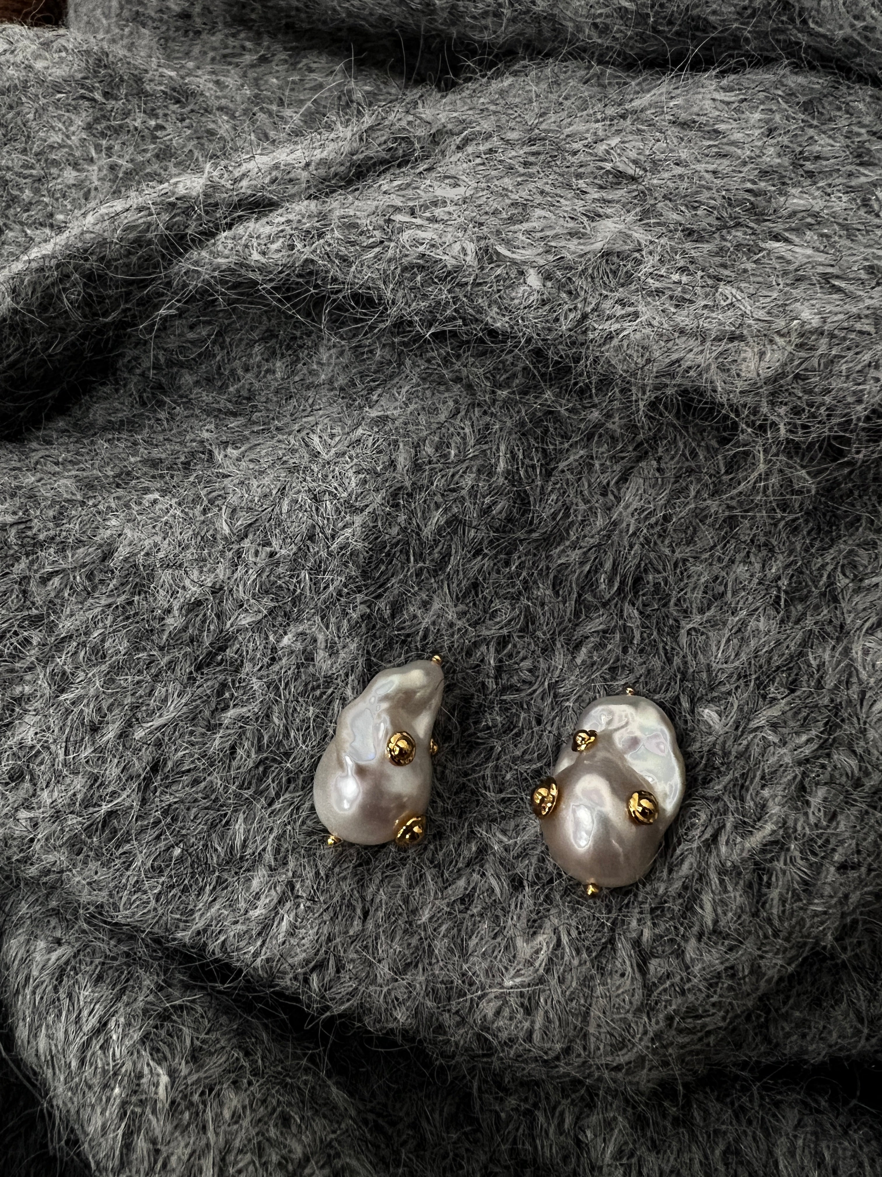 Star in Baroque Pearl Paired Stud Earring