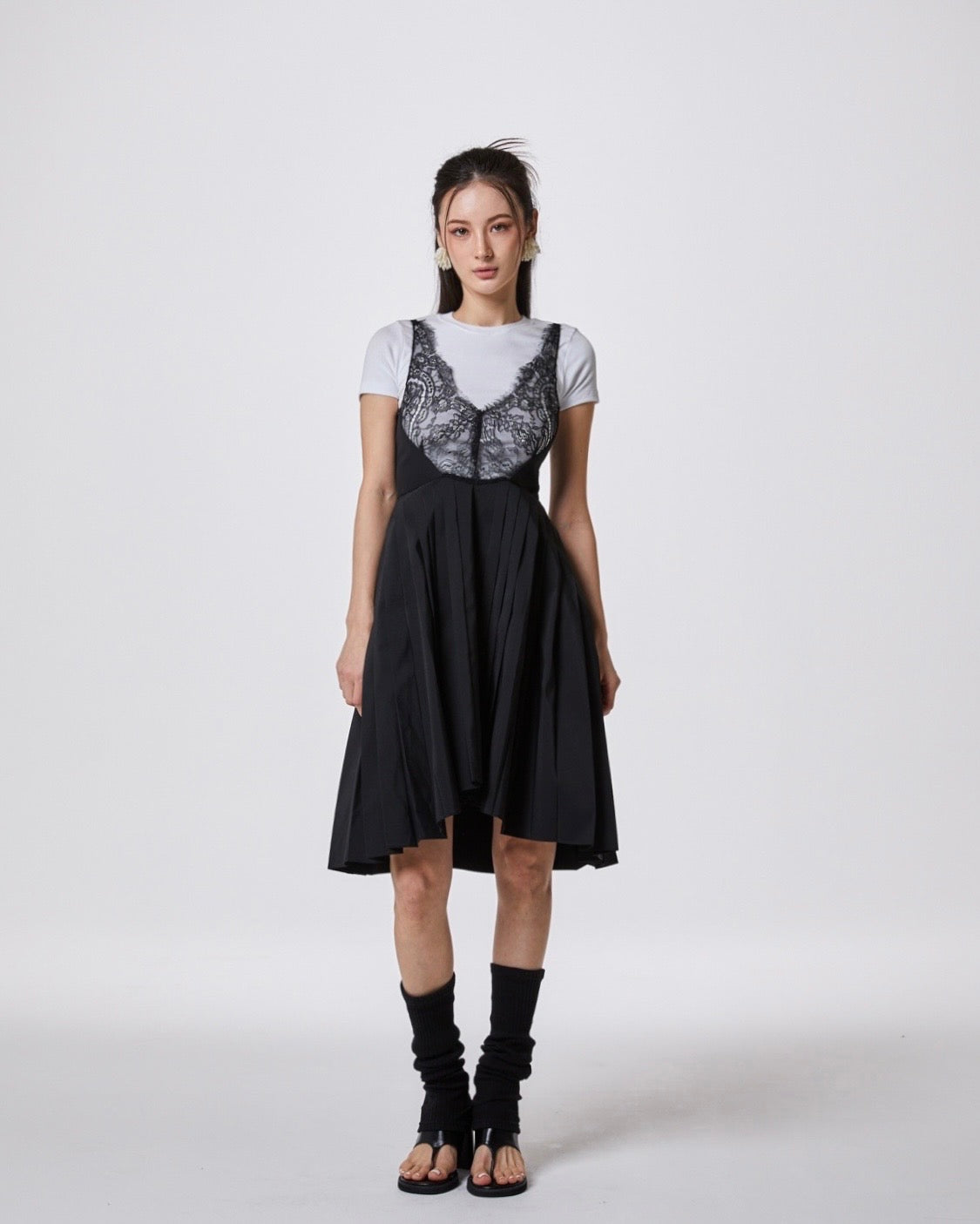 U-neck Lace Pleated Dress