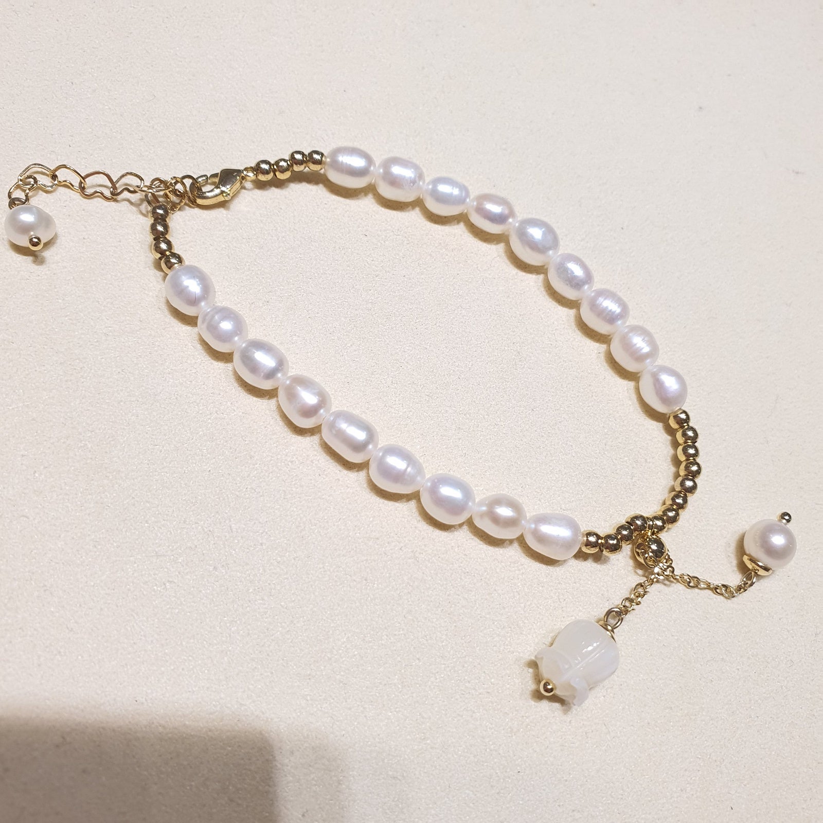HandCraft Lilly of the Valley Shell Pearl Bracelet